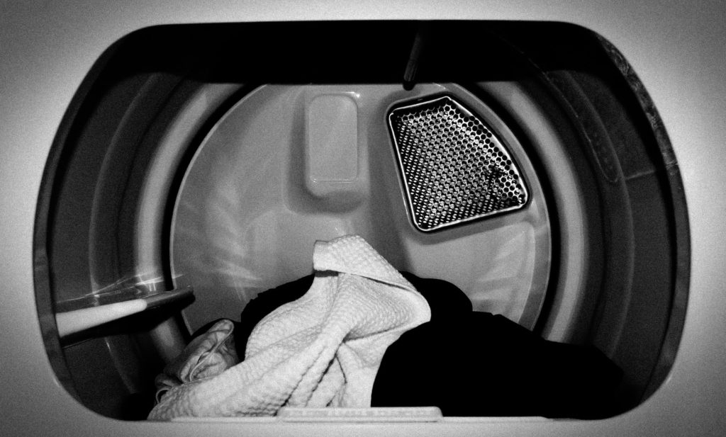 Crianças podem usar uma lava-roupa? Qual a diferença entre lava-roupa com tampa frontal ou na parte de cima? Crianças podem usar uma lava-roupa? Qual o peso das roupas? Como lavar camisa social na máquina?